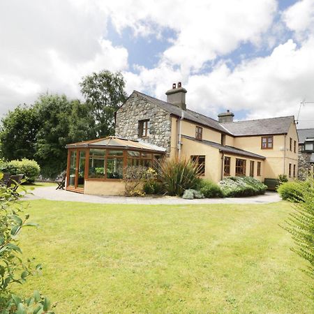 Ddol Helyg Farmhouse Llanrug Exterior foto
