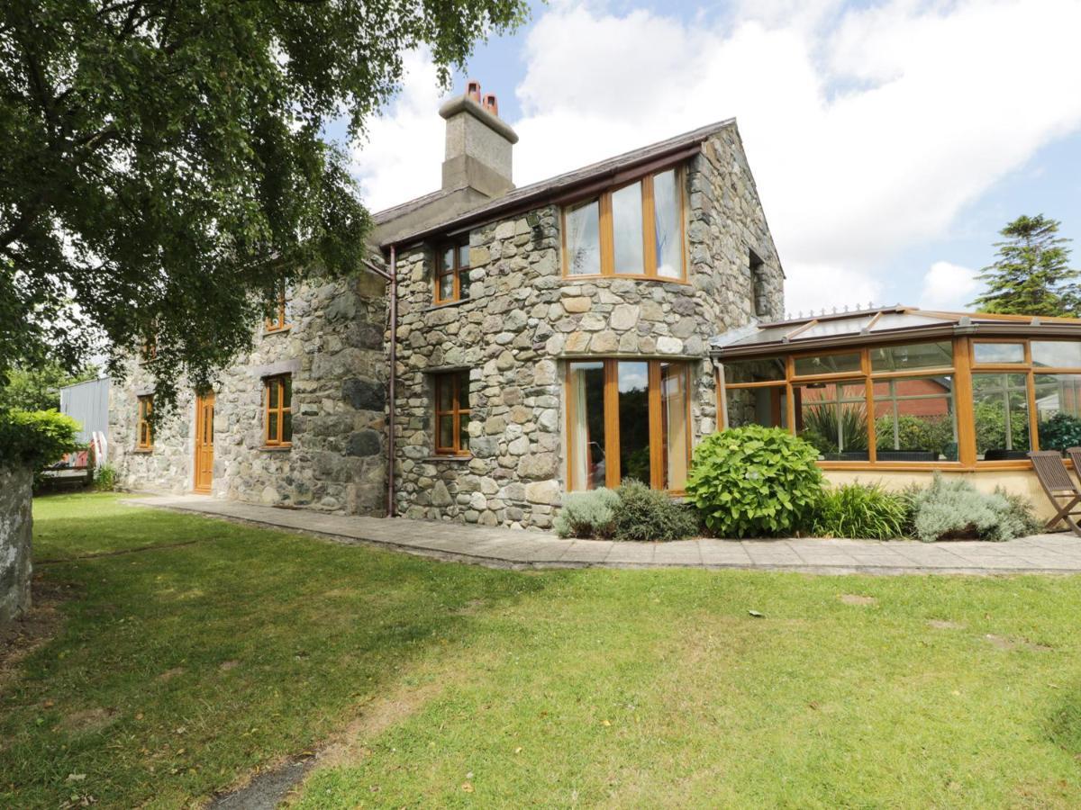 Ddol Helyg Farmhouse Llanrug Exterior foto
